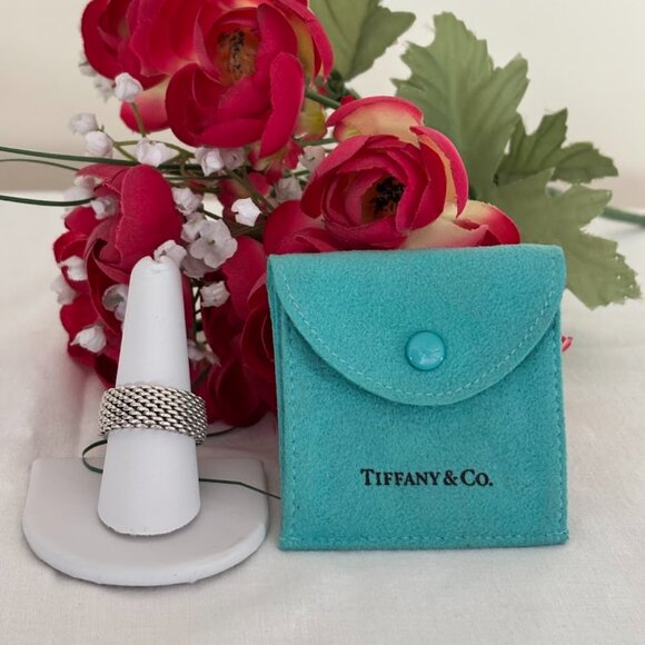 Authentic Tiffany & Co. 925 Sterling Silver Mesh ring (size 8 1/2) and pouch - Picture 1 of 14